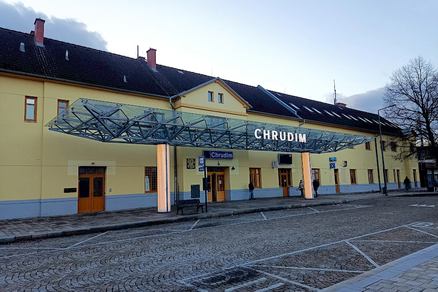 Autobusové nádraží Chrudim – Ocelový portikus — reference statického návrhu, fotografie 1